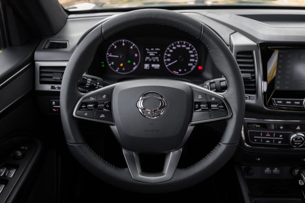 Conducimos el SsangYong Musso Sport, un pick-up que vale para todo 45 Motor16 2023 ssangyong musso sport 9 Motor16