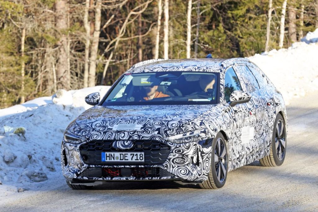 El Audi A4 Avant muestra detalles casi definitivos 3 Motor16 Audi A4 less camo winter 1 Motor16