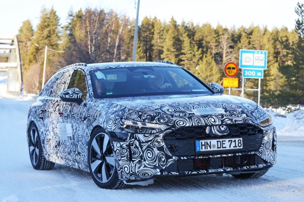 El Audi A4 Avant muestra detalles casi definitivos 12 Motor16 Audi A4 less camo winter 10 Motor16