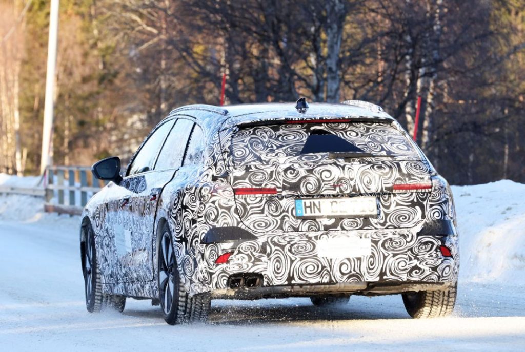 El Audi A4 Avant muestra detalles casi definitivos 24 Motor16 Audi A4 less camo winter 22 Motor16