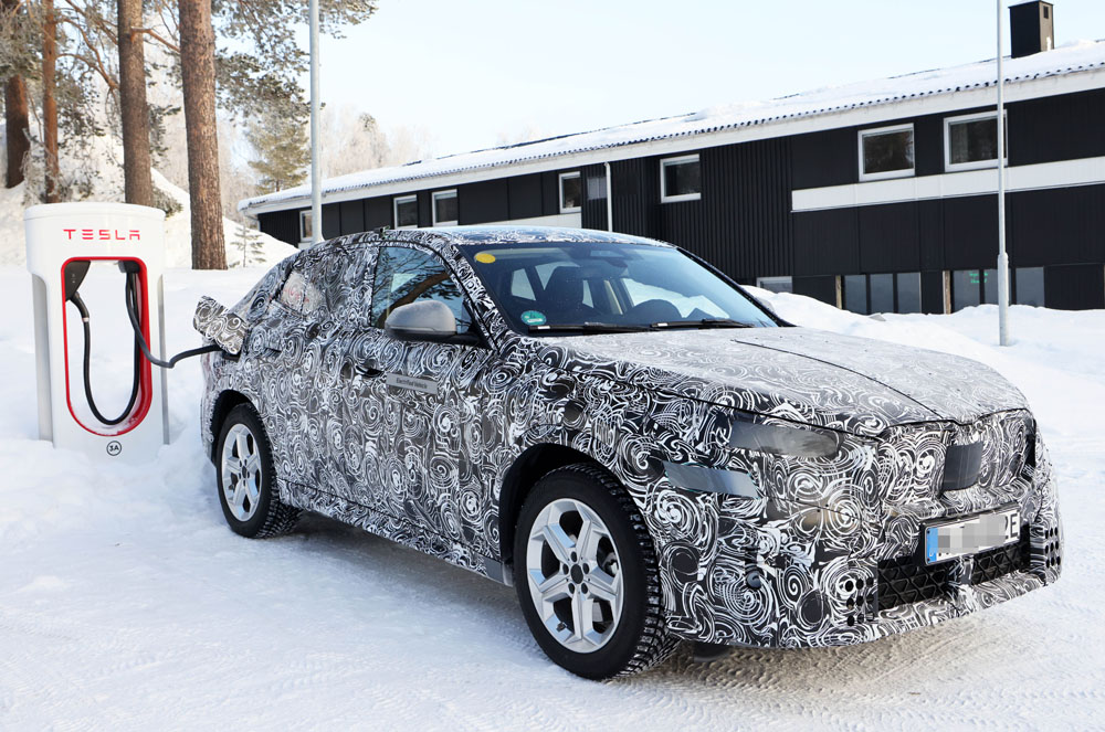 El BMW iX2 eléctrico, cazado en plena carga 9 Motor16 BMW iX2 winter 7 Motor16