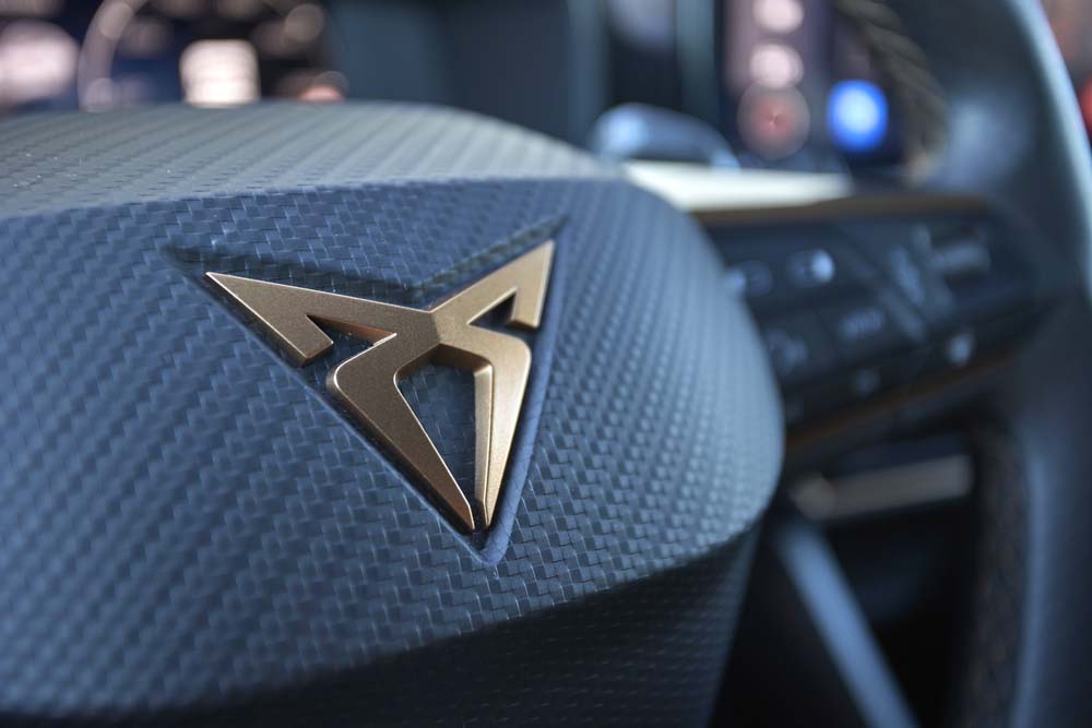 Peugeot 408 y Cupra Formentor. Comparamos dos híbridos enchufables de moda 31 Motor16 Cupra Formentor PHEV 11 Motor16