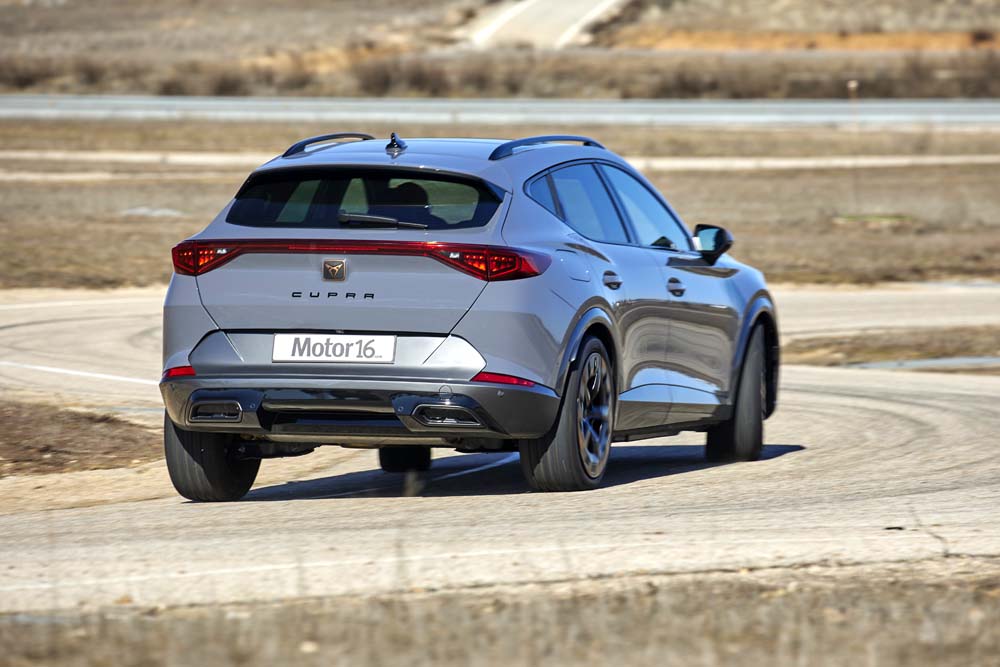 Peugeot 408 y Cupra Formentor. Comparamos dos híbridos enchufables de moda 24 Motor16 Cupra Formentor PHEV 4 Motor16