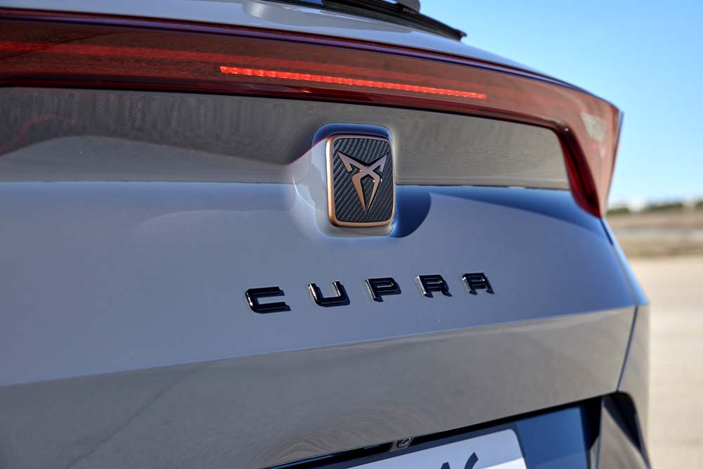 Peugeot 408 y Cupra Formentor. Comparamos dos híbridos enchufables de moda 26 Motor16 Cupra Formentor PHEV 6 Motor16