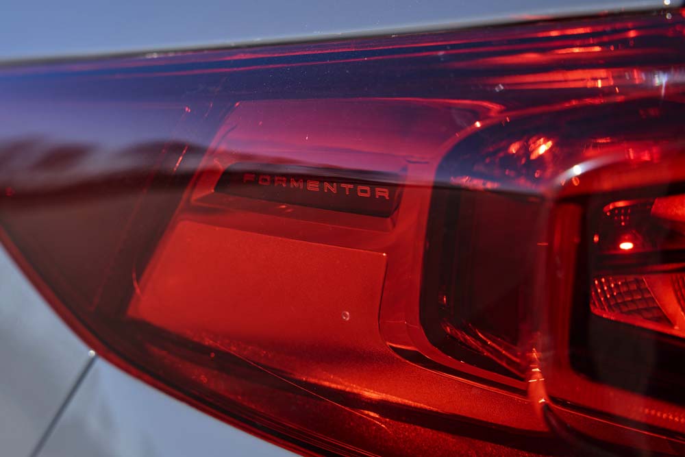 Peugeot 408 y Cupra Formentor. Comparamos dos híbridos enchufables de moda 27 Motor16 Cupra Formentor PHEV 7 Motor16