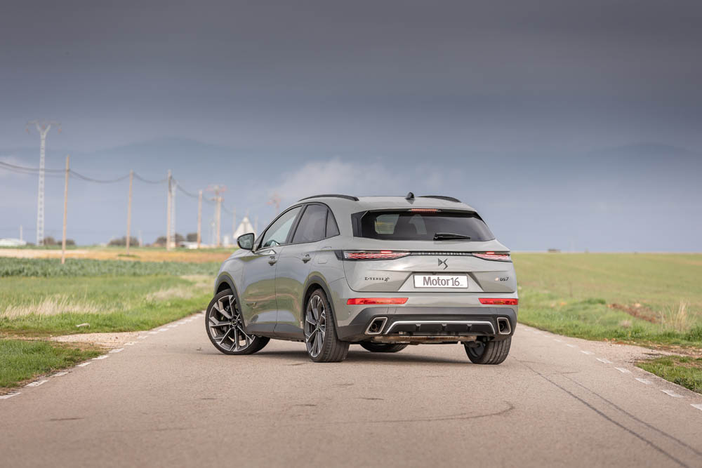 Prueba del DS 7 E-TENSE 360 CV 4x4. Eficiente y deportivo 30 Motor16 DS 7 E TENSE 360 CV 4x4 21 Motor16