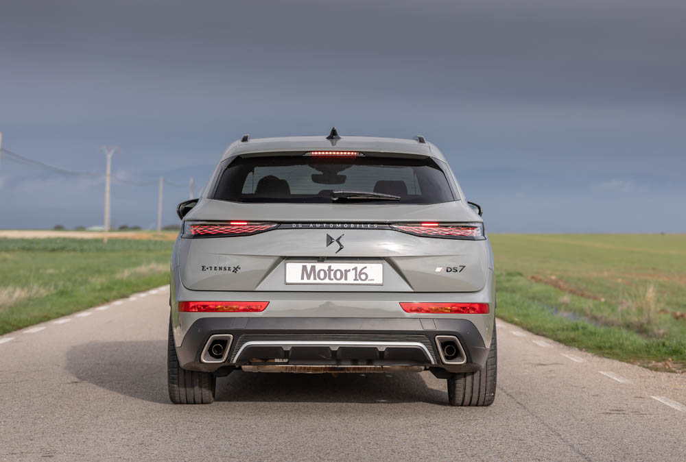 Prueba del DS 7 E-TENSE 360 CV 4x4. Eficiente y deportivo 2 Motor16 DS 7 E-TENSE 360 CV 4x4.