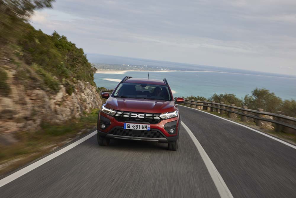 Dacia Jogger Hybrid. Probamos el híbrido de 7 plazas más barato del mercado 19 Motor16 Dacia Jogger HYBRID 22 Motor16