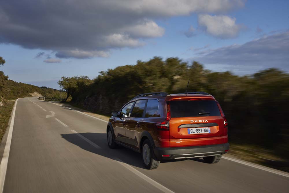Dacia Jogger Hybrid. Probamos el híbrido de 7 plazas más barato del mercado 23 Motor16 Dacia Jogger HYBRID 27 Motor16