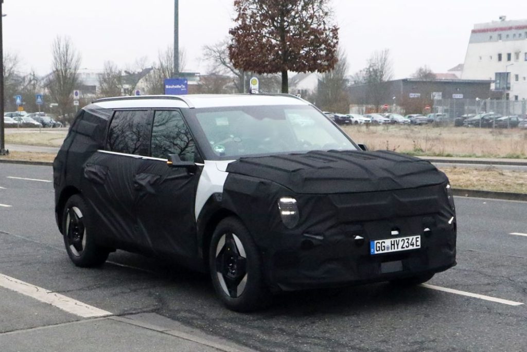 El Kia EV9 prepara su lanzamiento 8 Motor16 Kia EV9 5 Motor16