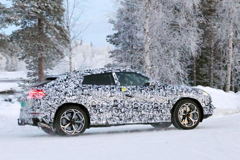 El Lamborghini Urus PHEV, sobre la nieve 15 Motor16 Lamborghini Urus PHEV winter 13 Motor16