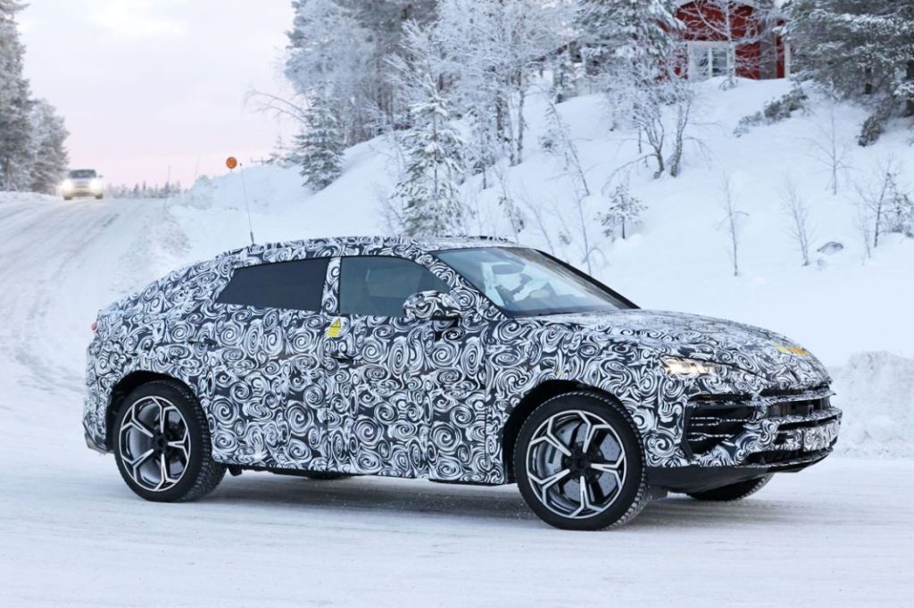 El Lamborghini Urus PHEV, sobre la nieve 6 Motor16 Lamborghini Urus PHEV winter 4 Motor16