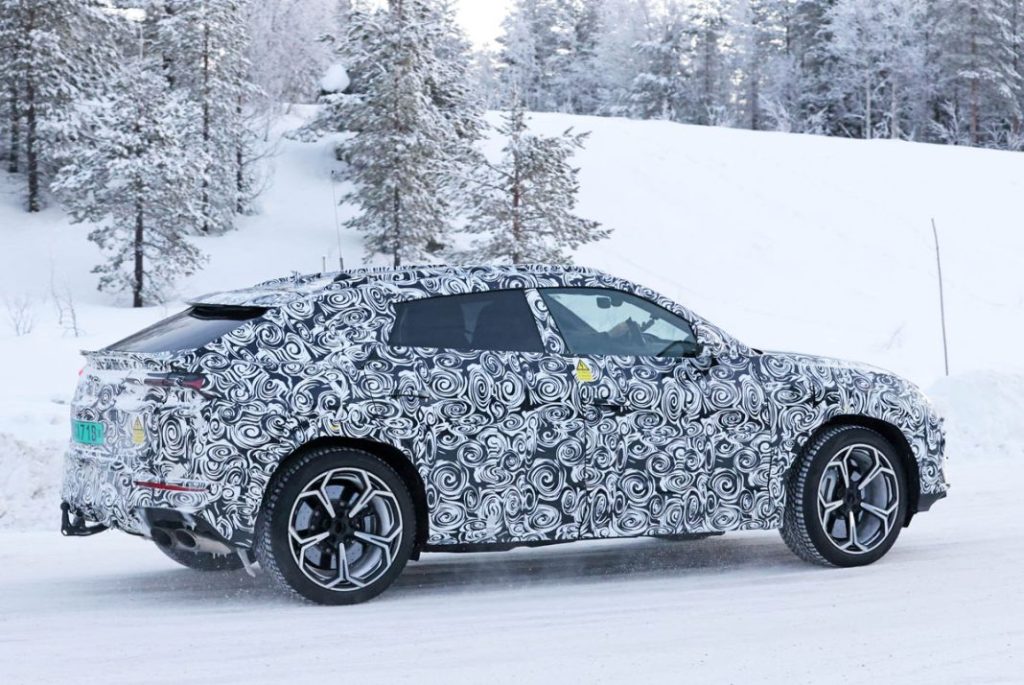 El Lamborghini Urus PHEV, sobre la nieve 10 Motor16 Lamborghini Urus PHEV winter 8 Motor16