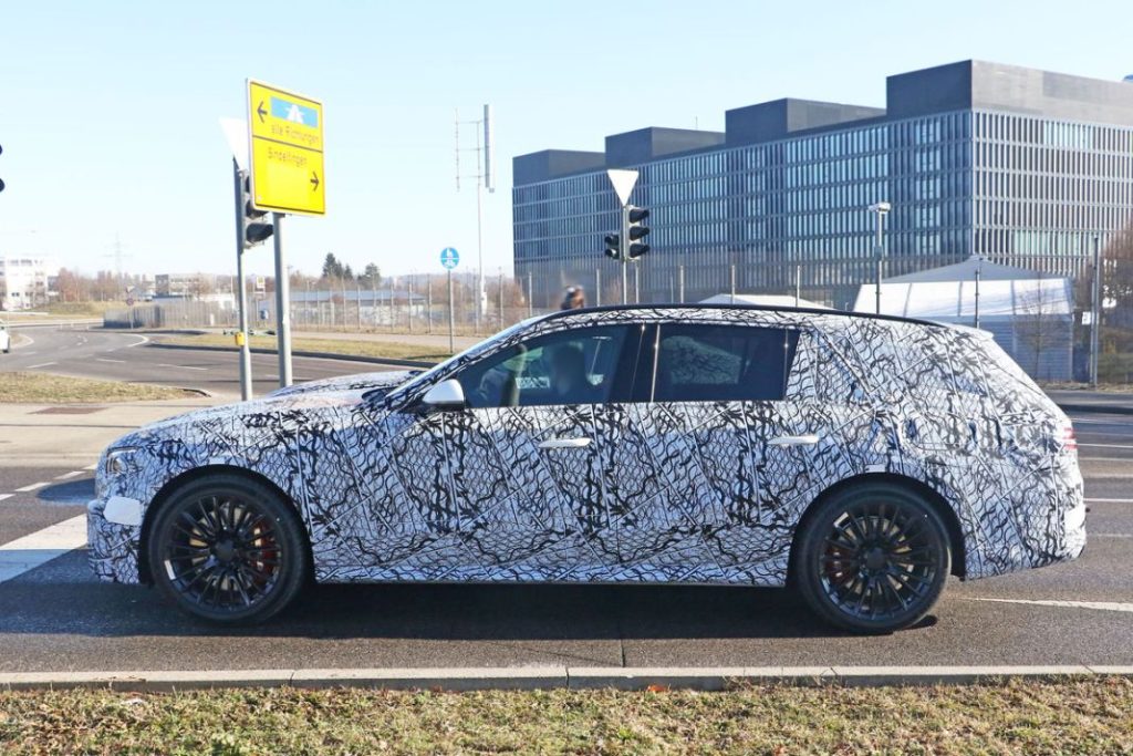 AMG E 53 Wagon, el familiar más caliente de Mercedes 14 Motor16 Mercedes AMG E53 Wagon 12 Motor16