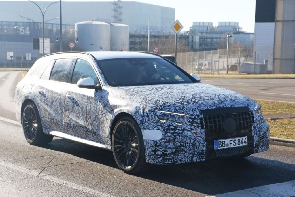 AMG E 53 Wagon, el familiar más caliente de Mercedes 17 Motor16 Mercedes AMG E53 Wagon 15 Motor16