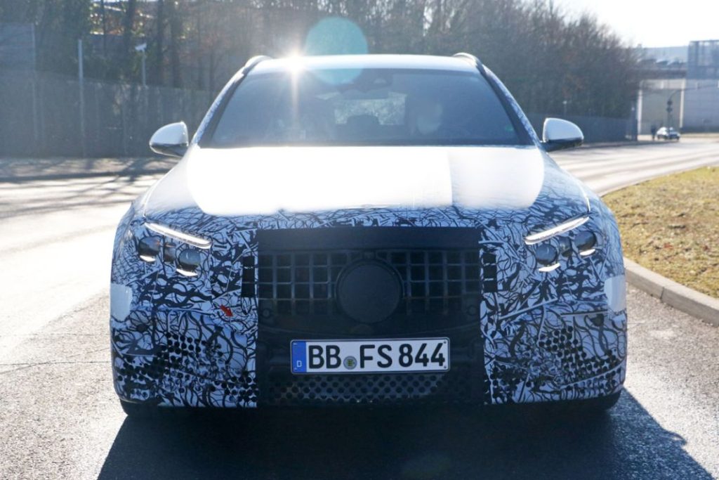 AMG E 53 Wagon, el familiar más caliente de Mercedes 18 Motor16 Mercedes AMG E53 Wagon 16 Motor16