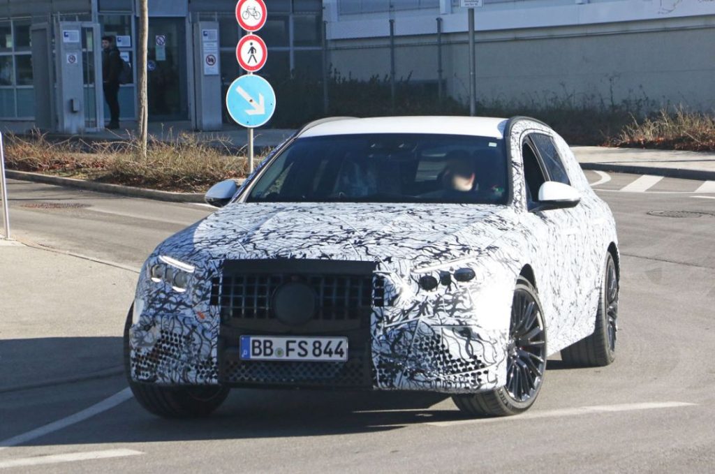 AMG E 53 Wagon, el familiar más caliente de Mercedes 4 Motor16 Mercedes AMG E53 Wagon 2 Motor16