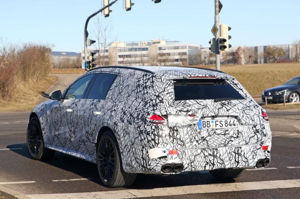 AMG E 53 Wagon, el familiar más caliente de Mercedes 22 Motor16 Mercedes AMG E53 Wagon 20 Motor16