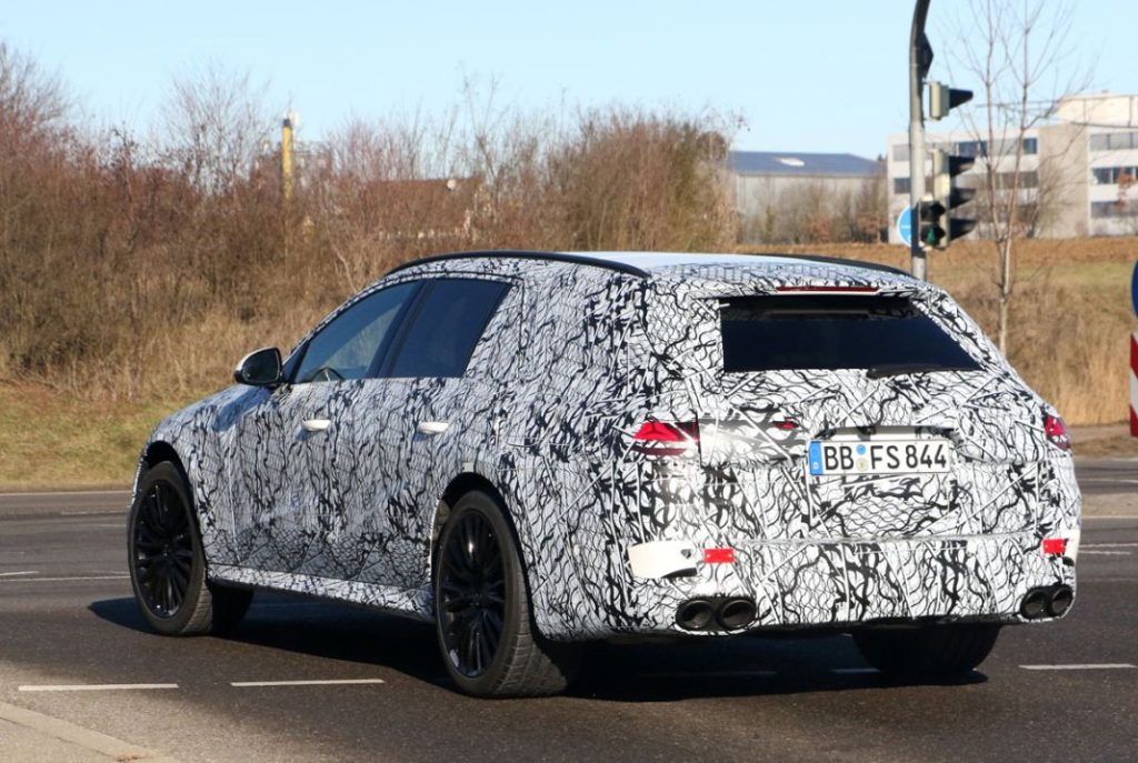 AMG E 53 Wagon, el familiar más caliente de Mercedes 23 Motor16 Mercedes AMG E53 Wagon 21 Motor16