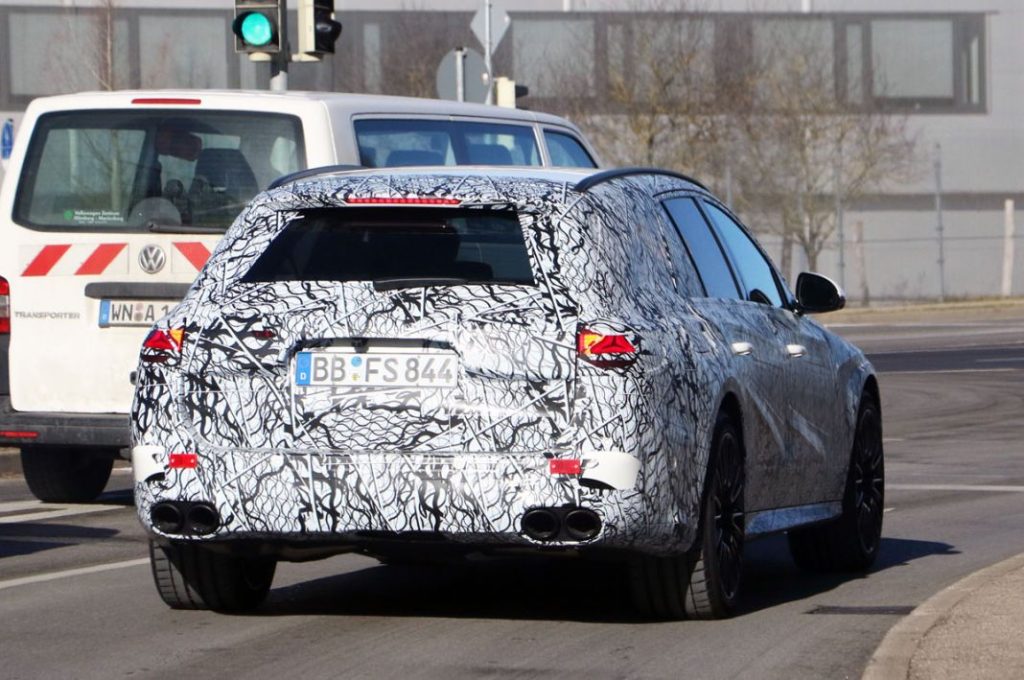 AMG E 53 Wagon, el familiar más caliente de Mercedes 10 Motor16 Mercedes AMG E53 Wagon 8 Motor16