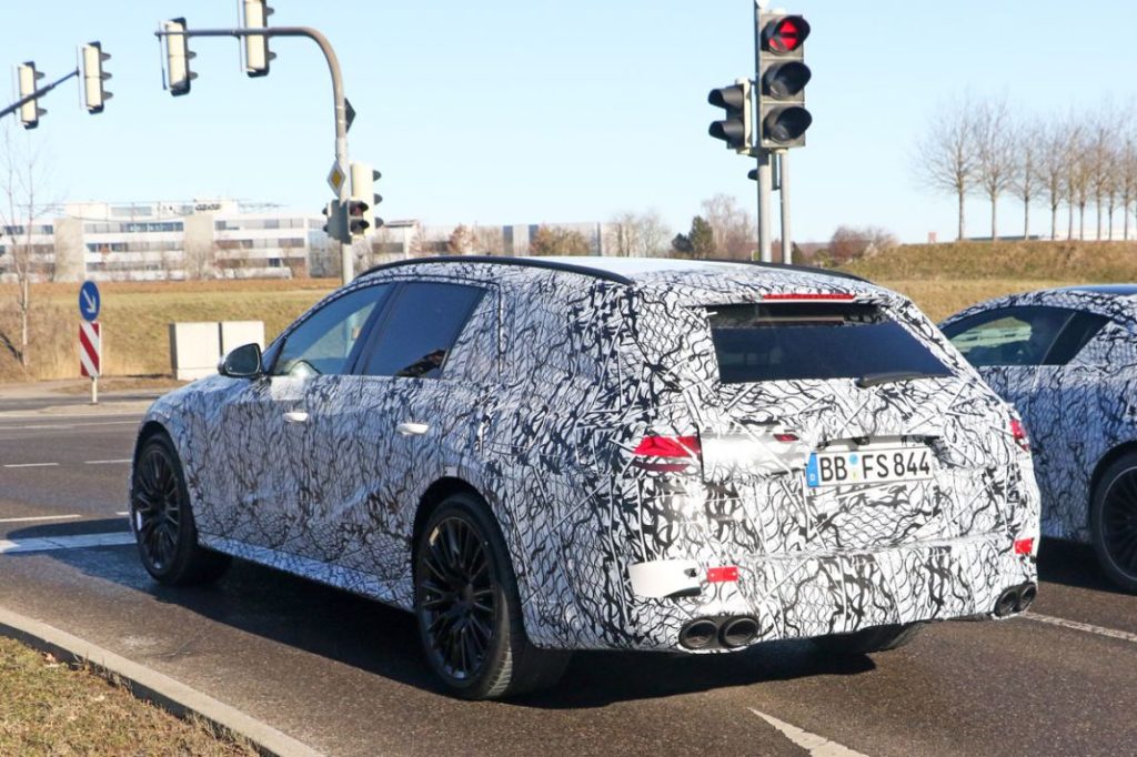 AMG E 53 Wagon, el familiar más caliente de Mercedes 1 Motor16 Mercedes AMG E53 Wagon 9 Motor16