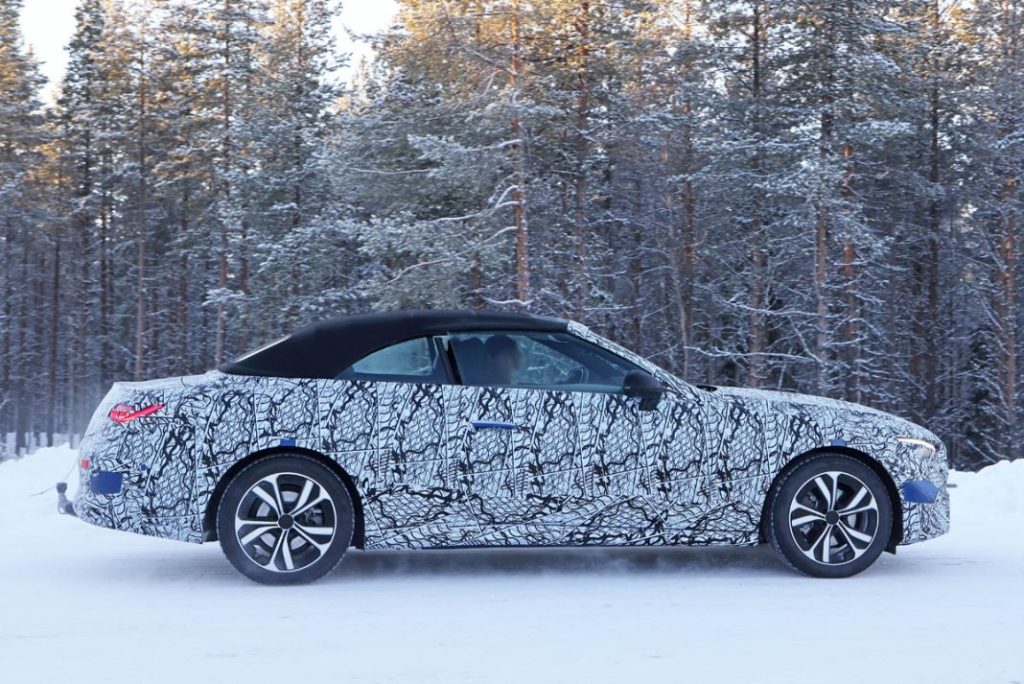 Mercedes CLE Convertible winter 10 Motor16