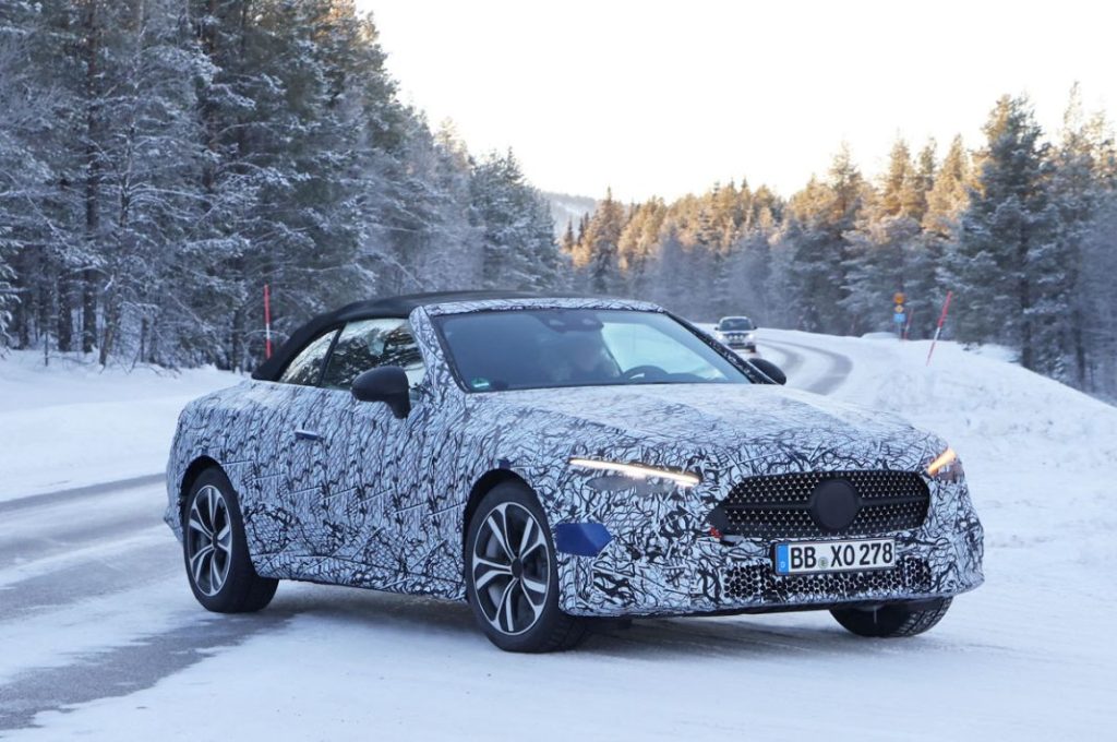 El Mercedes CLE Cabrio, atrapado en el frío 5 Motor16 Mercedes CLE Convertible winter 4 Motor16