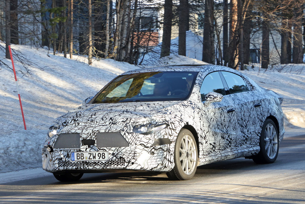 Mercedes ya trabaja en un sedán eléctrico pequeño 3 Motor16 Mercedes EQA Sedan 1 Motor16