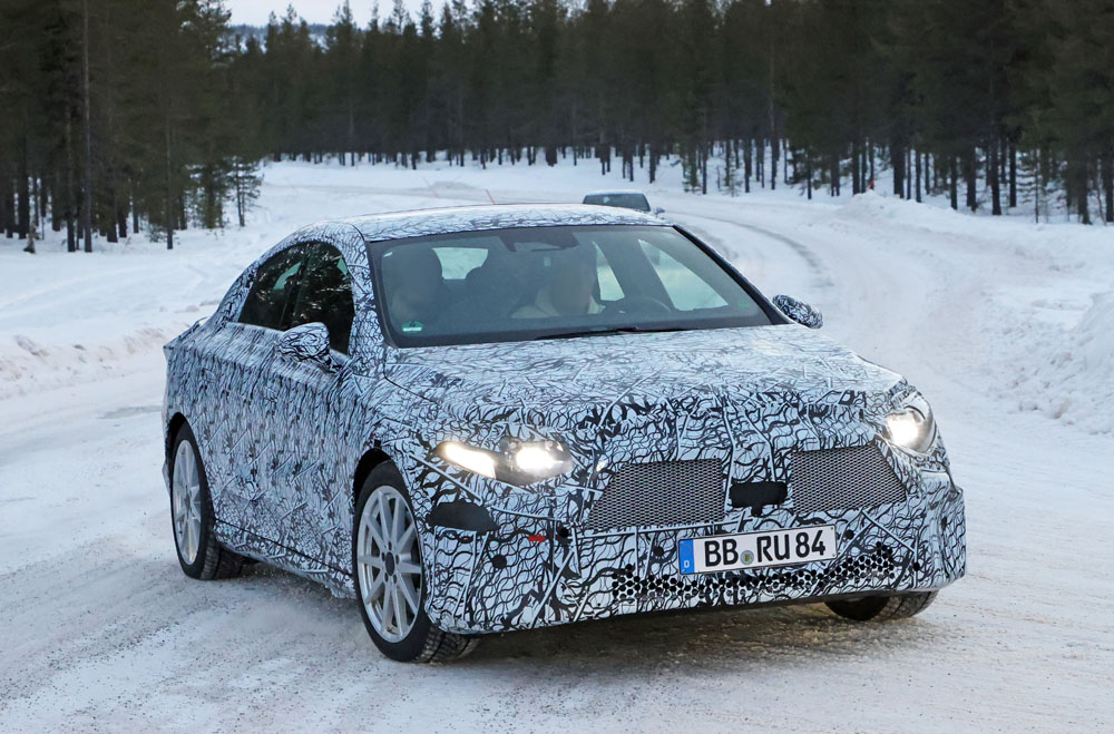 Mercedes ya trabaja en un sedán eléctrico pequeño 24 Motor16 Mercedes EQA Sedan 22 Motor16
