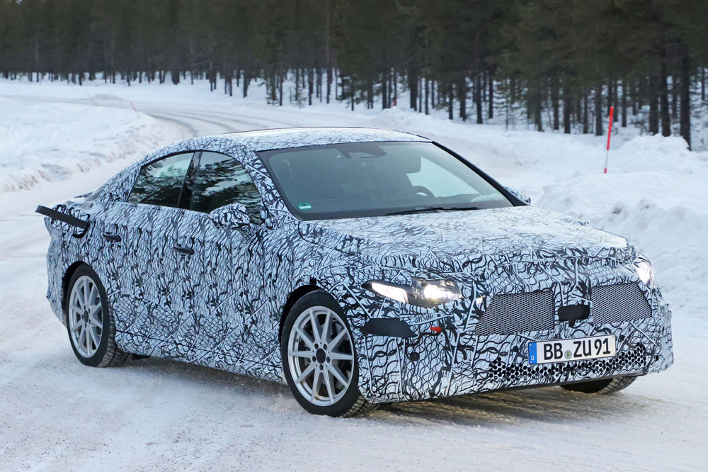 Mercedes ya trabaja en un sedán eléctrico pequeño 33 Motor16 Mercedes EQA Sedan 31 Motor16