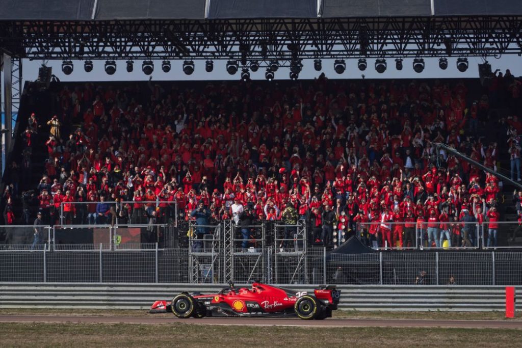 Ferrari SF23: así es el nuevo monoplaza de Carlos Sainz 14 Motor16 Nuevo Ferraro SF23 10 Motor16