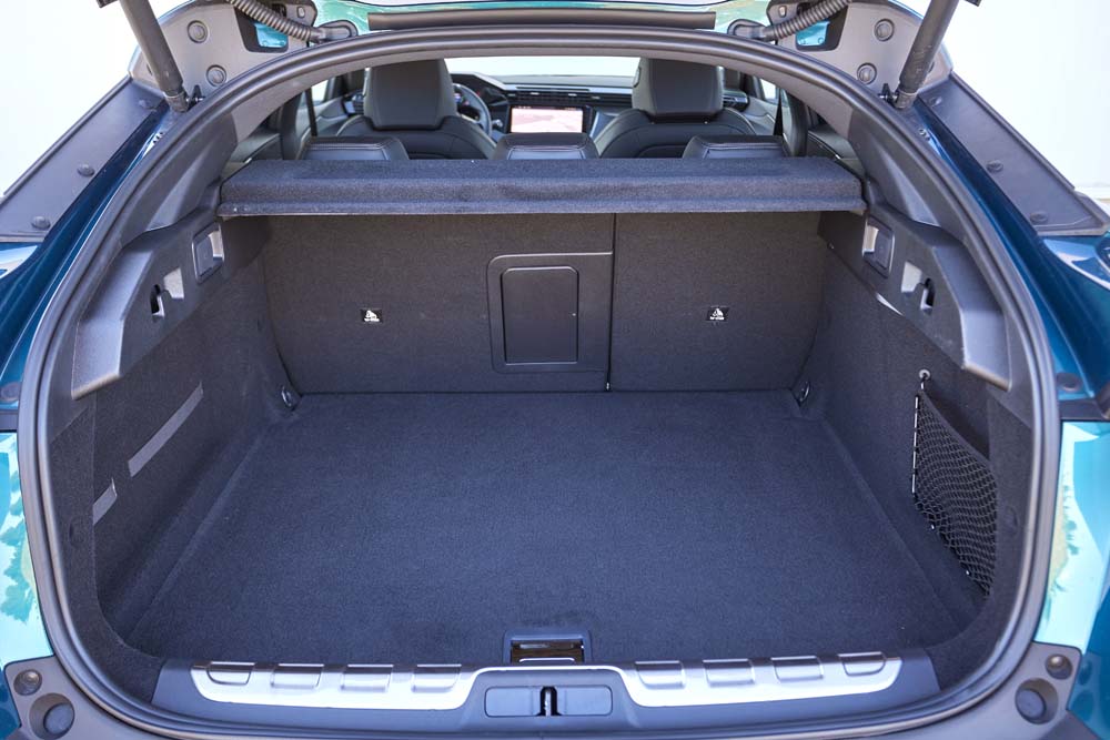 Peugeot 408 y Cupra Formentor. Comparamos dos híbridos enchufables de moda 58 Motor16 Peugeot 408 PHEV 15 Motor16