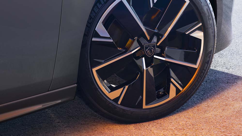 Nuevo Peugeot 508. Llega en junio con argumentos muy convincentes 40 Motor16 Peugeot 508 ano 2023 36 Motor16