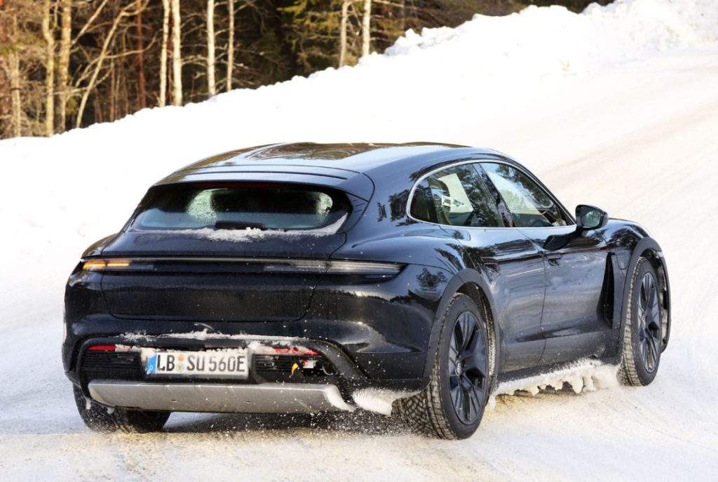 La renovación del Porsche Taycan se pone a punto en la nieve 15 Motor16 Porsche Taycan Cross Turismo facelift 13 Motor16