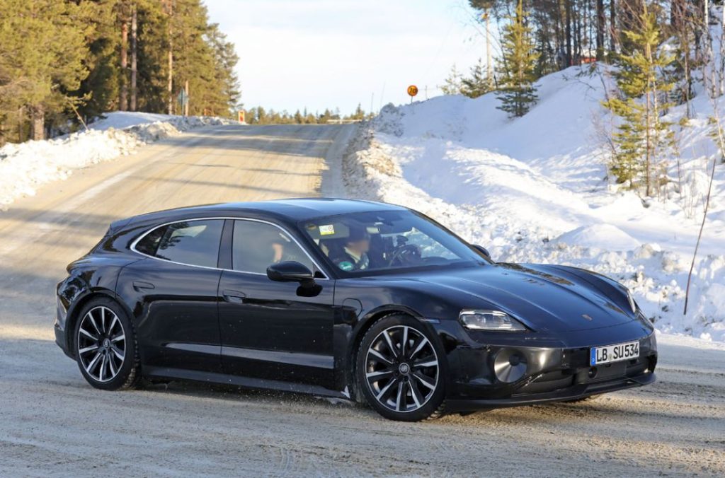 La renovación del Porsche Taycan se pone a punto en la nieve 38 Motor16 Porsche Taycan Sport Turismo facelift 3 Motor16