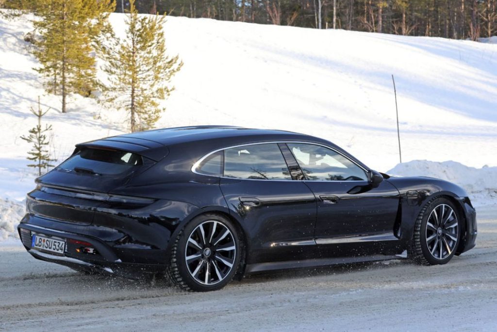 La renovación del Porsche Taycan se pone a punto en la nieve 41 Motor16 Porsche Taycan Sport Turismo facelift 6 Motor16