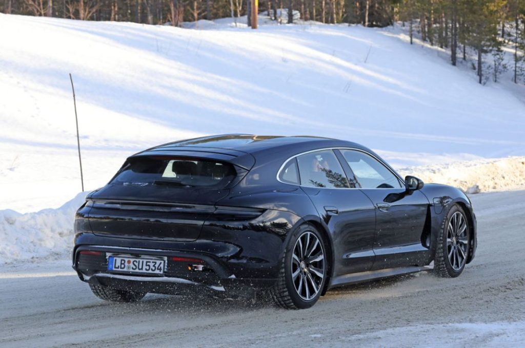 La renovación del Porsche Taycan se pone a punto en la nieve 43 Motor16 Porsche Taycan Sport Turismo facelift 8 Motor16