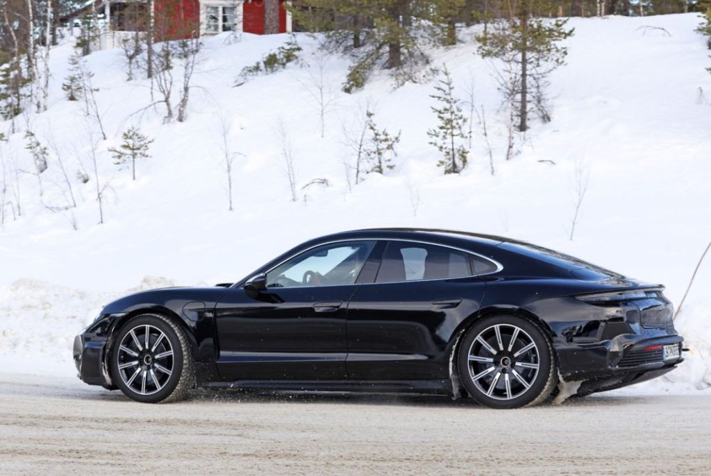 La renovación del Porsche Taycan se pone a punto en la nieve 28 Motor16 Porsche Taycan facelift 10 Motor16