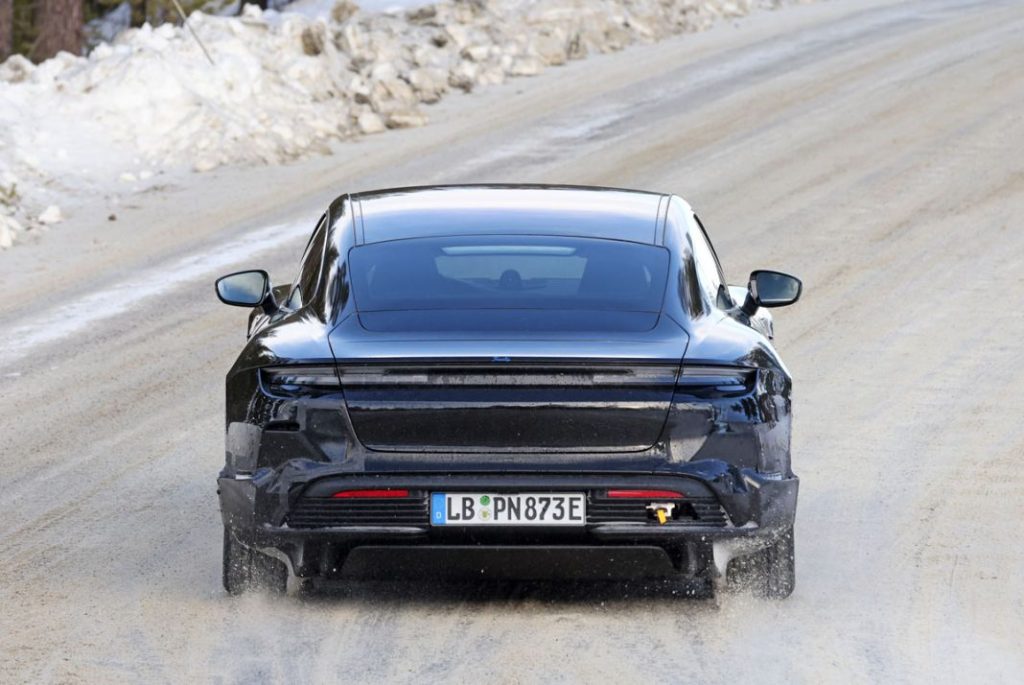 La renovación del Porsche Taycan se pone a punto en la nieve 35 Motor16 Porsche Taycan facelift 17 Motor16