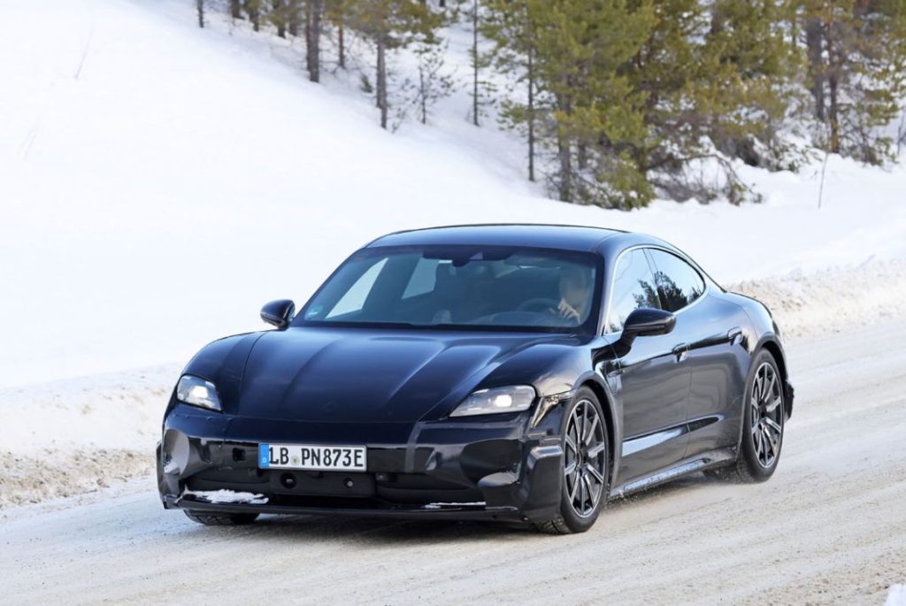 La renovación del Porsche Taycan se pone a punto en la nieve 21 Motor16 Porsche Taycan facelift 3 Motor16