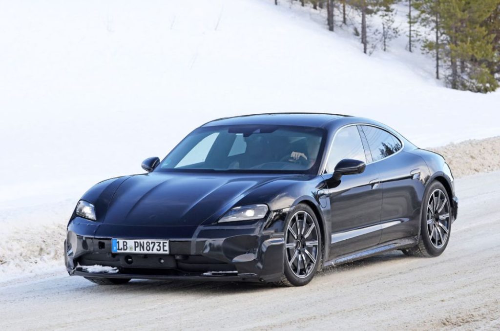 La renovación del Porsche Taycan se pone a punto en la nieve 22 Motor16 Porsche Taycan facelift 4 Motor16
