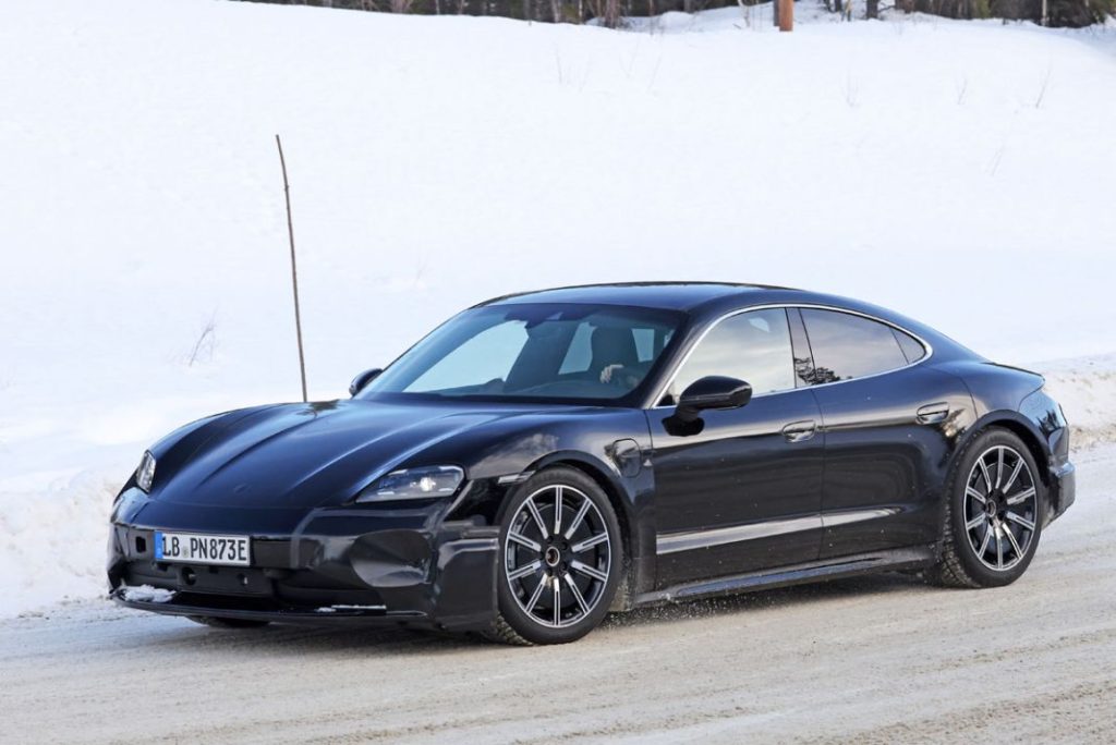 La renovación del Porsche Taycan se pone a punto en la nieve 24 Motor16 Porsche Taycan facelift 6 Motor16