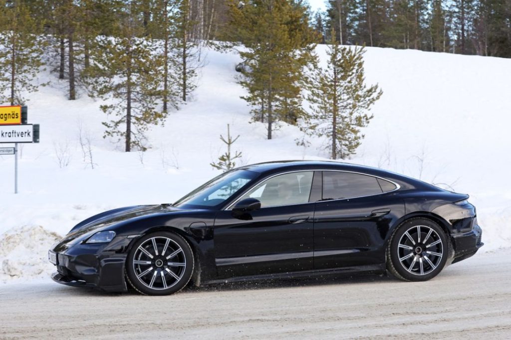La renovación del Porsche Taycan se pone a punto en la nieve 26 Motor16 Porsche Taycan facelift 8 Motor16