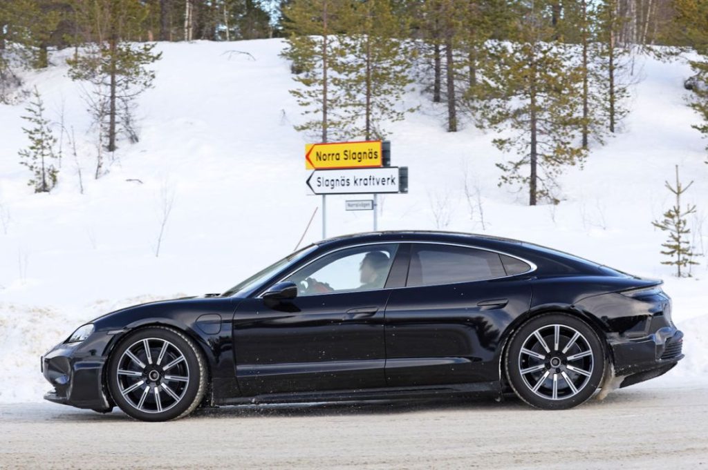 La renovación del Porsche Taycan se pone a punto en la nieve 27 Motor16 Porsche Taycan facelift 9 Motor16