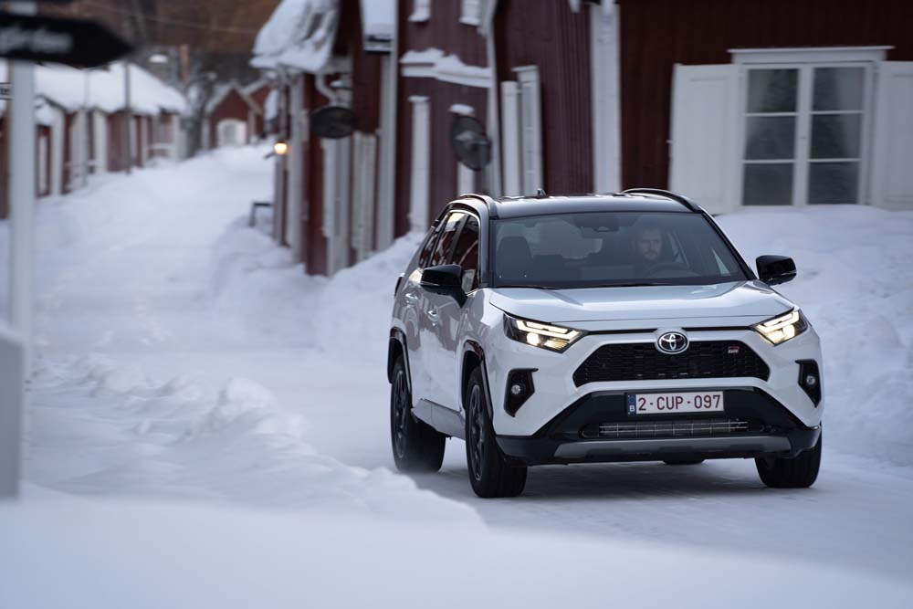 Toyota RAV4 GR SPORT. Ya está a la venta 14 Motor16 Toyota RAV4 GR SPORT 20223 10 Motor16