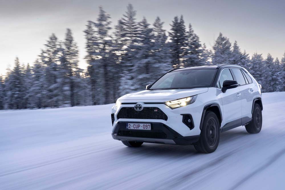 Toyota RAV4 GR SPORT. Ya está a la venta 9 Motor16 Toyota RAV4 GR SPORT 20223 5 Motor16