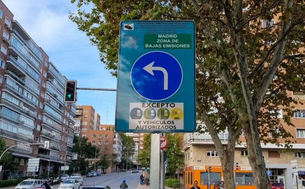 Adiós a las Zonas de Bajas Emisiones (ZBE) en España. ¿Realidad o leyenda urbana? 83 Motor16 cuidado