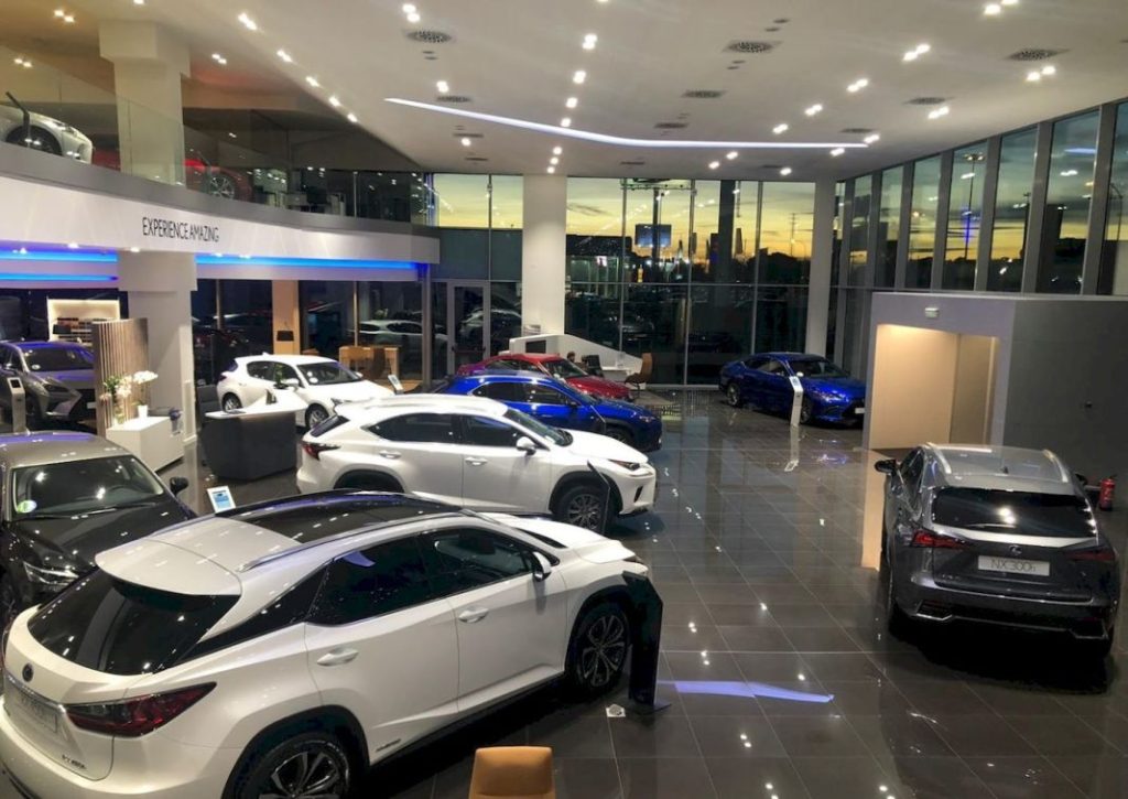 Lo que gana un concesionario cuando vende un coche en España 118 Motor16 concesionario