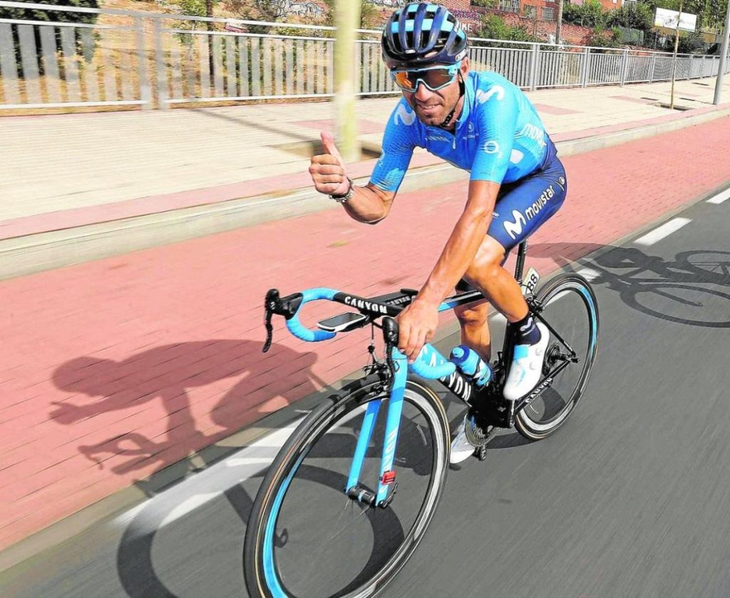 Ojo a las 'grupetas' de ciclistas: la DGT os puede sancionar 236 Motor16 ciclista