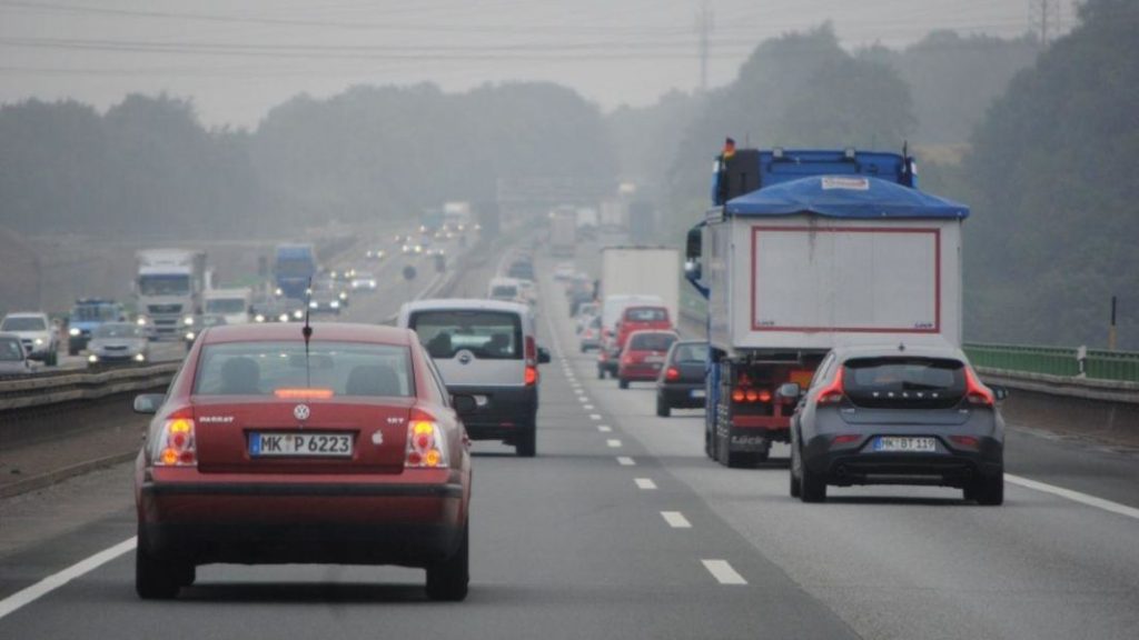 Los errores que jamás puedes cometer si viajas en coche 77 Motor16 coche